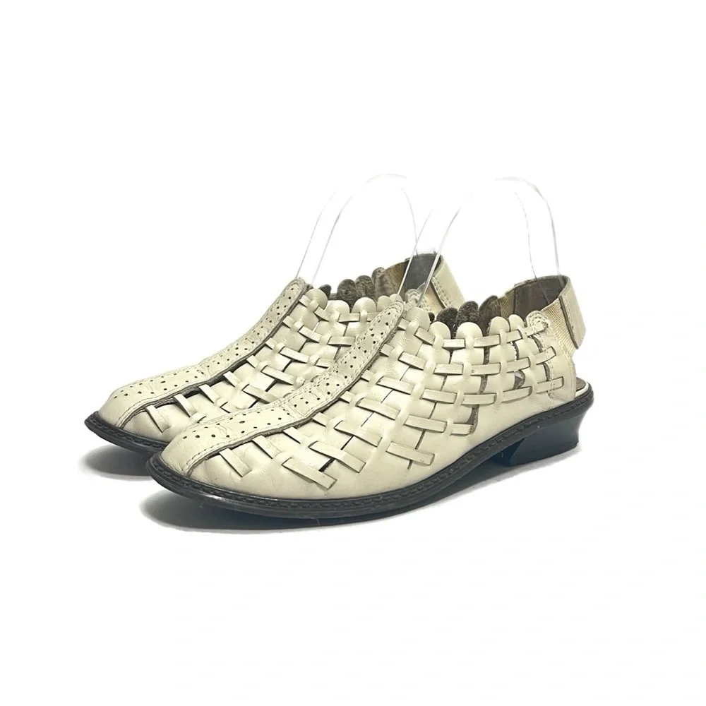 Vintage 1980s white leather woven heeled slingback sandals